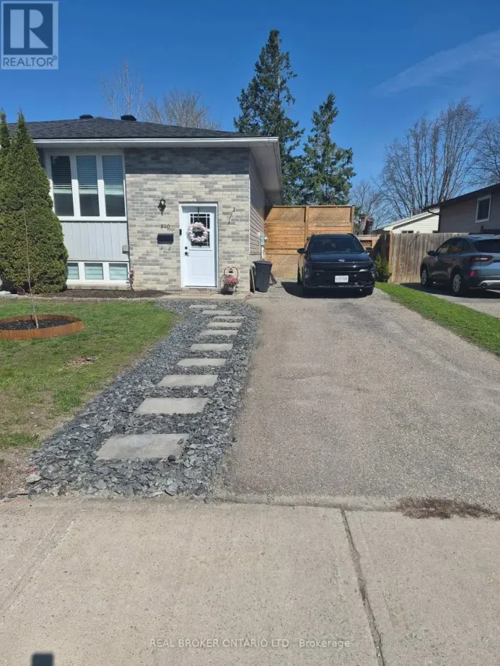 UPPER UNIT - 840 MACODRUM DRIVE, Brockville