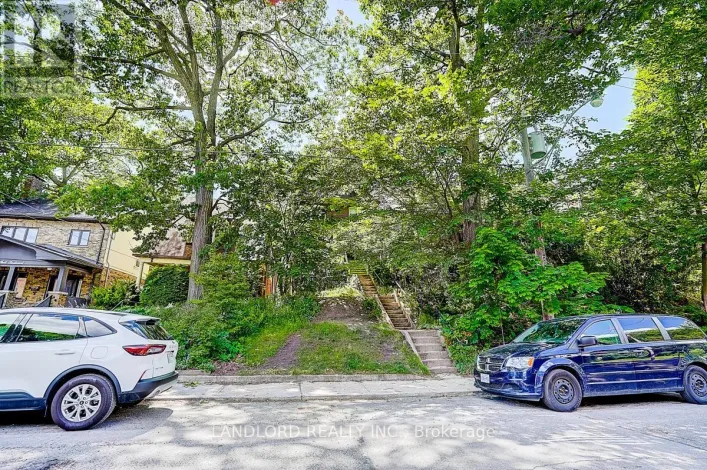 UPPER UNIT - 92 NEVILLE PARK BOULEVARD, Toronto
