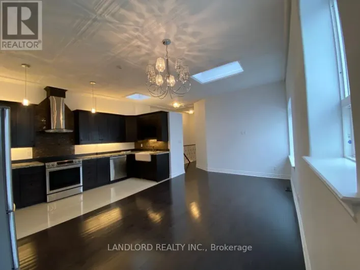 UPR. FR - 385 JANE STREET, Toronto