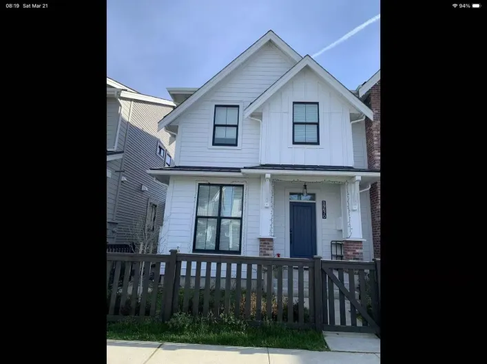 UpStair 19670 75A AV, Langley