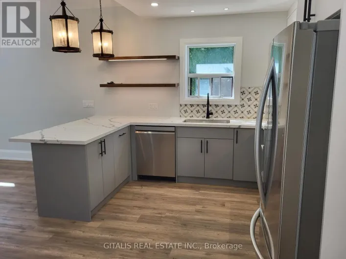 UPSTAIRS - 195 OAKMOUNT ROAD N, Toronto