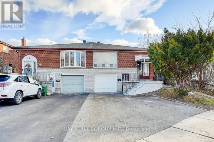 UPSTAIRS - 269 SHAWNEE CIRCLE, Toronto