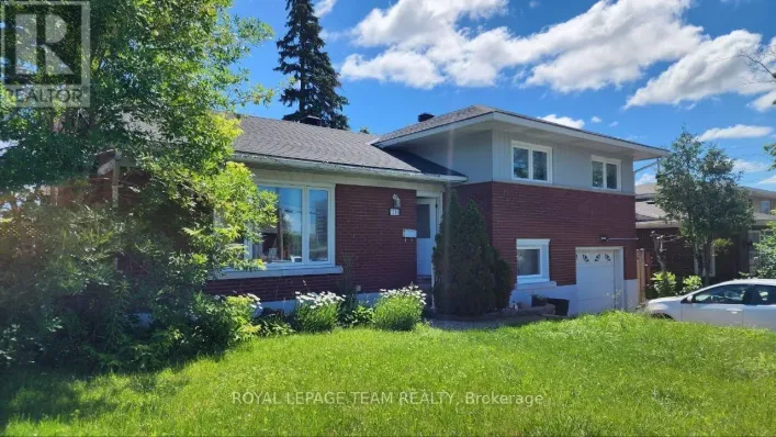 UPSTRS - 1015 PINECREST ROAD, Ottawa
