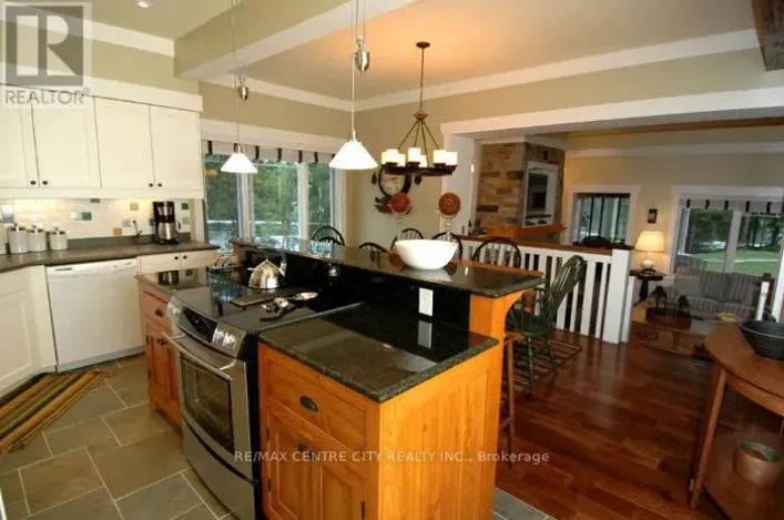 Apartment for sale: VILLA16 - 1020 BIRCH GLEN ROAD, Lake of Bays