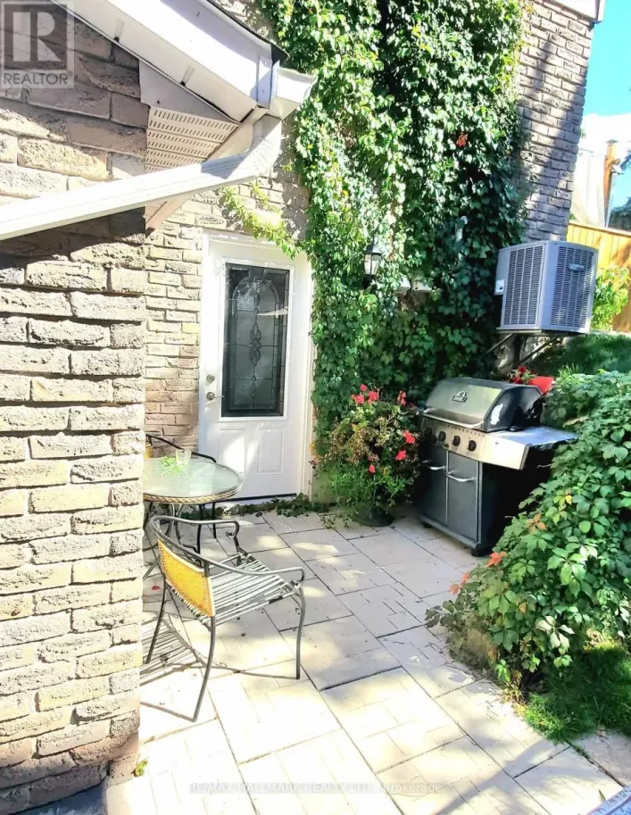 WALK OUT BASEMENT - 928 WAYNE DRIVE, Newmarket