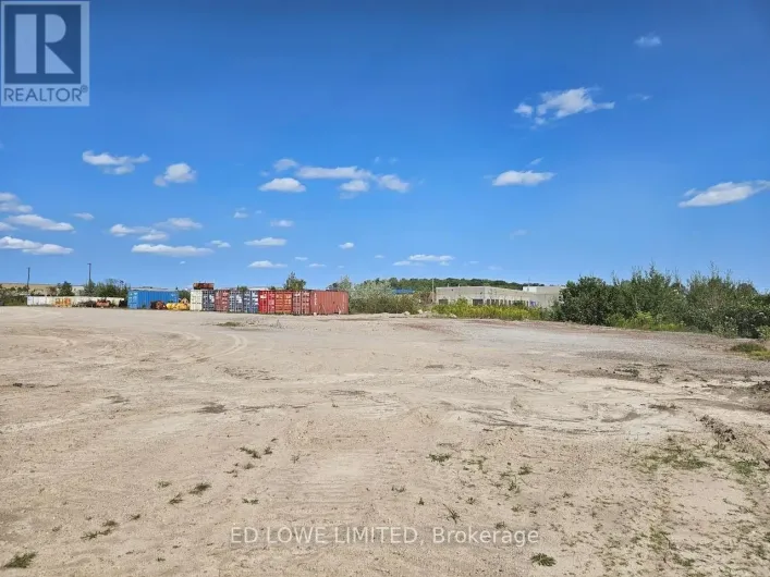 YARD - 69 SAUNDERS ROAD, Barrie