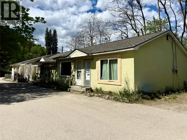 Residential Commercial Mix for sale: 1101-1107 COLUMBIA Avenue, Castlegar