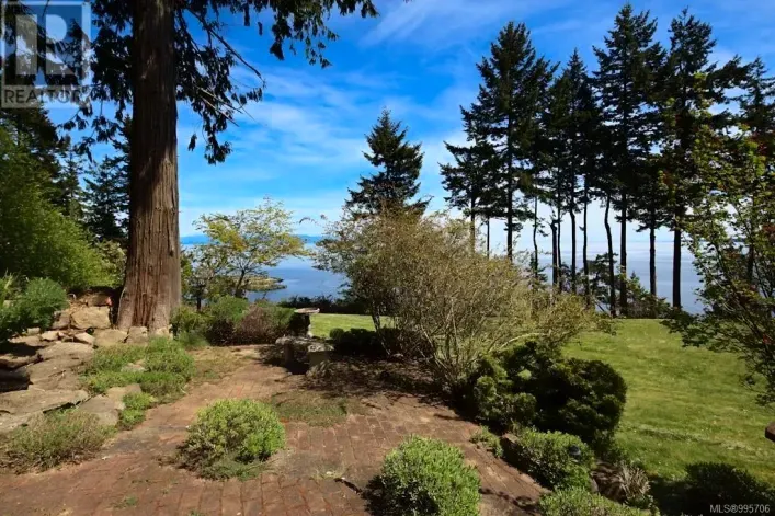 House for sale: 1180 Berry Point Rd, Gabriola Island
