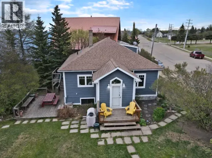 House for sale: 75 Peace River Avenue, Joussard
