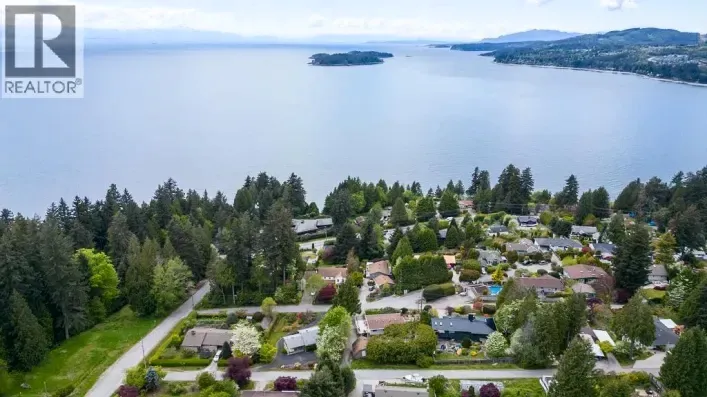 5112 PAM ROAD, Sechelt