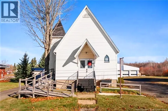 House for sale: 69 King Street, Grand Lake