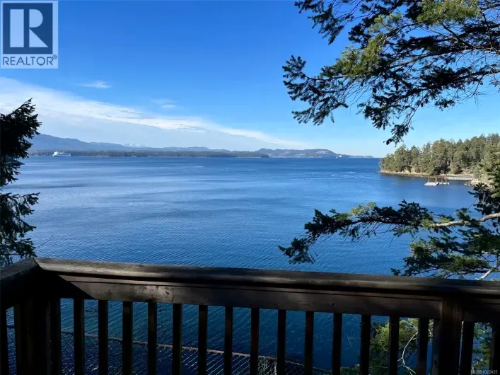 Multi-Family for sale: 324 Easthom Rd, Gabriola Island