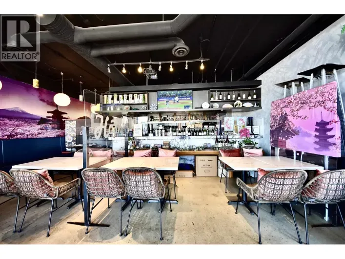 3 1010 BEACH AVENUE, Vancouver