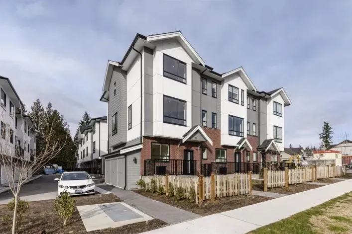 Row / Townhouse for sale: 37 12635 63 AVENUE, Surrey