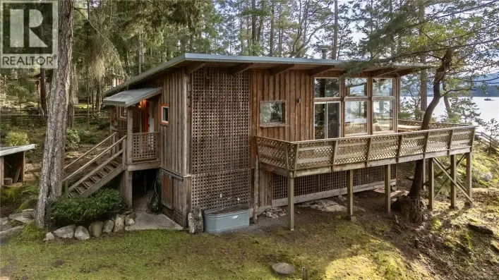 House for sale: 811 Canso Rd, Gabriola Island