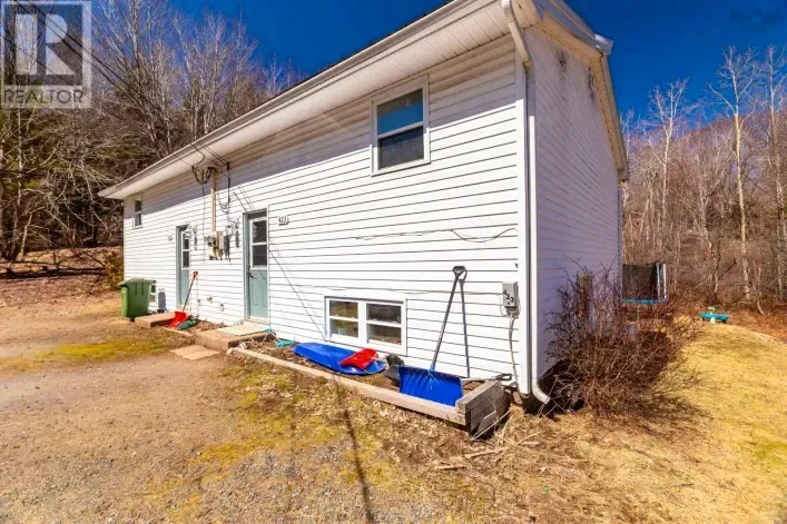 Duplex for sale: 423 - 425 Canaan Avenue, Highbury