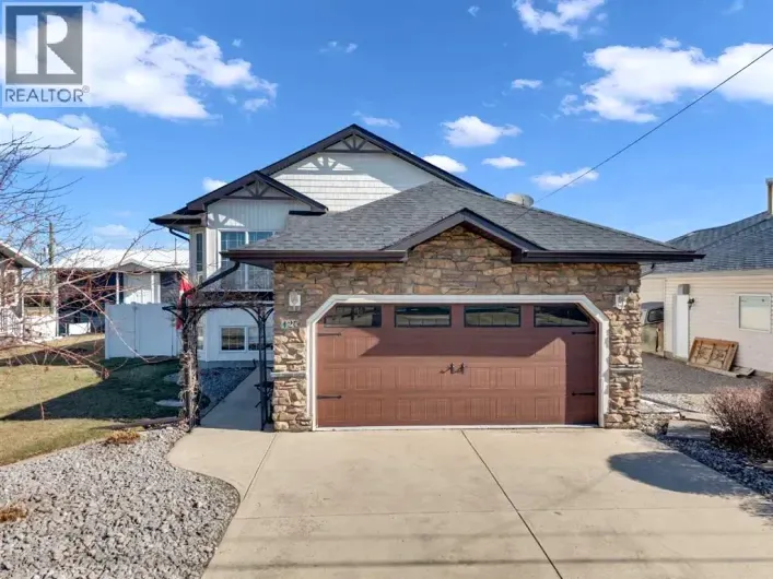 House for sale: 120 Devilder Avenue, Trochu