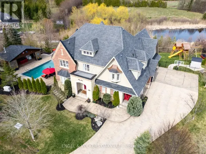 House for sale: 33 BARRACLOUGH BOULEVARD, Halton Hills