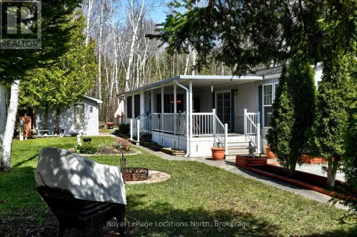 Mobile Home for sale: 2 WASAGA PINES LANE E, Springwater