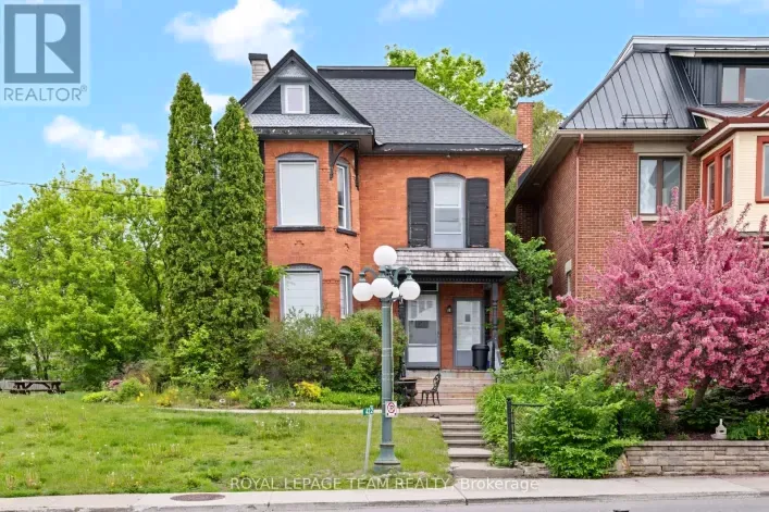 House for sale: 422 DONALD B MUNRO DRIVE, Ottawa