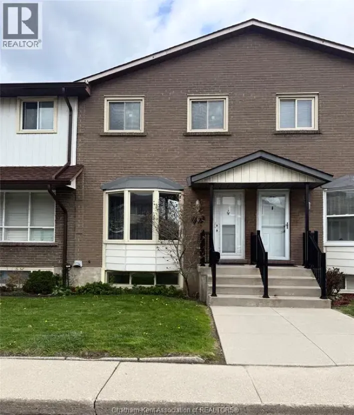 Row / Townhouse for sale: 241 LIMERIDGE ROAD West Unit# 2, Hamilton