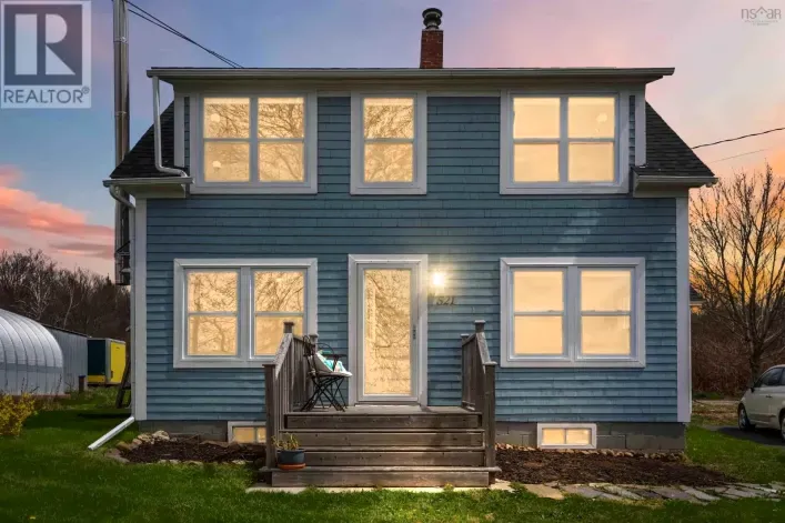 House for sale: 521 Granville Road, Victoria Beach