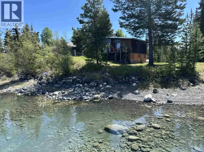 House for sale: 1367 S GREEN LAKE ROAD, 70 Mile House