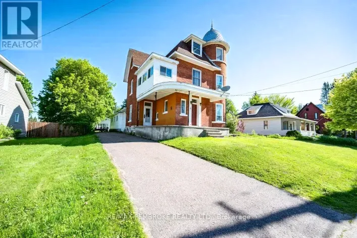 House for sale: 6 TRUE LOVE STREET, Whitewater Region