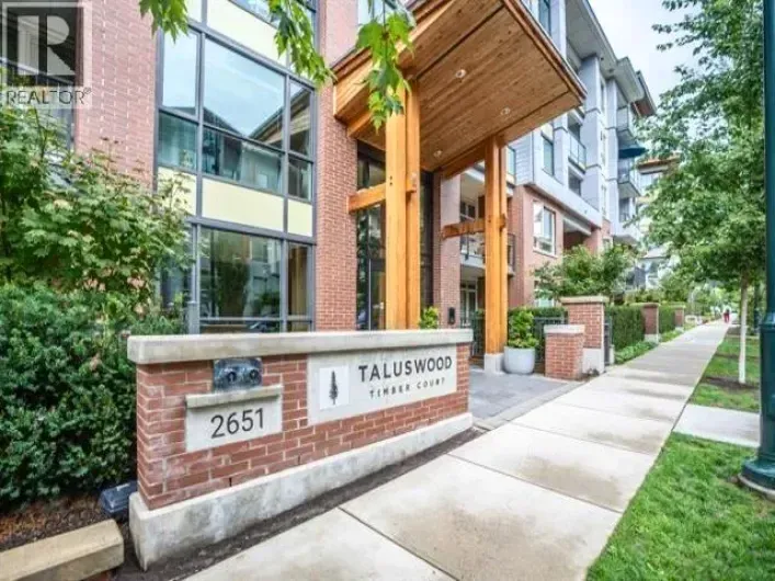 Apartment for sale: 122 2651 LIBRARY LANE, North Vancouver