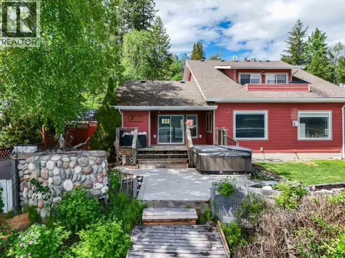 House for sale: 1872 CRYSTAL STREET, Quesnel