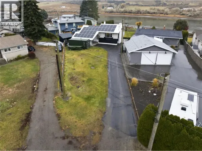 House for sale: 2578 Thompson Drive, Kamloops