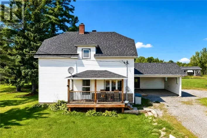 House for sale: 9859 Highway 64, Lavigne