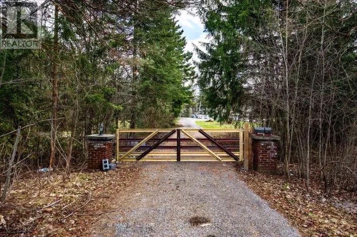 House for sale: 443 GOODWOOD ROAD, Uxbridge