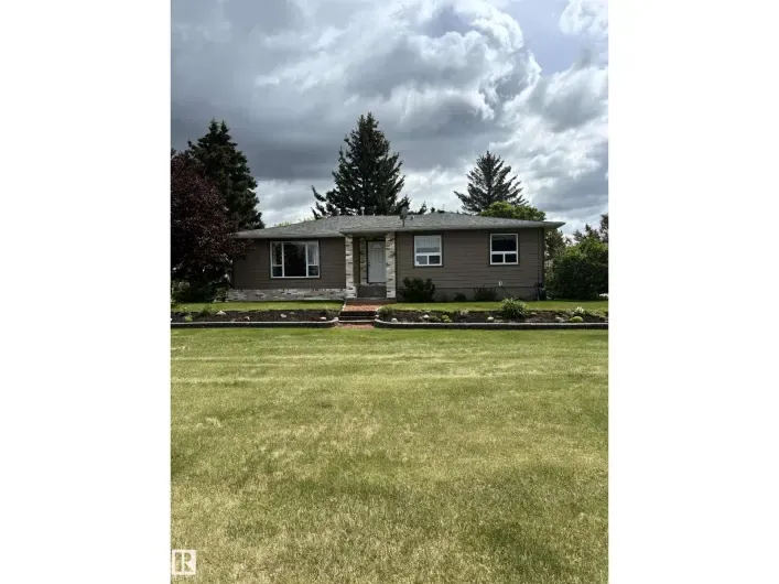 House for sale: 25055 Twp Rd 492, Rural Leduc County