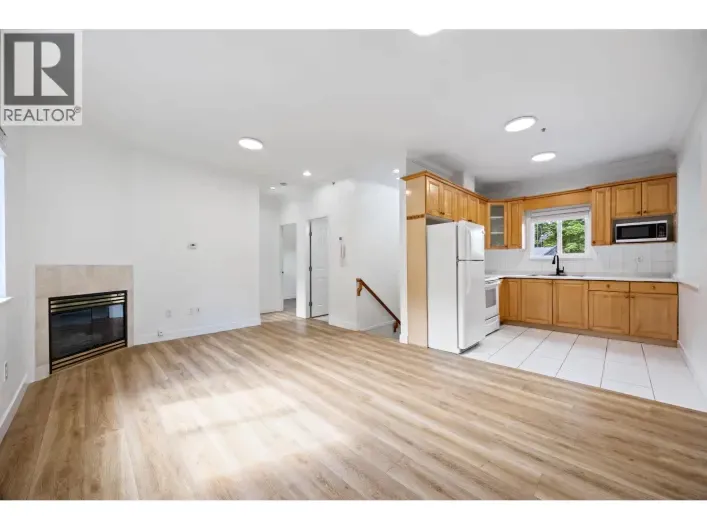 Duplex for rent: 2320 DUNDAS STREET, Vancouver