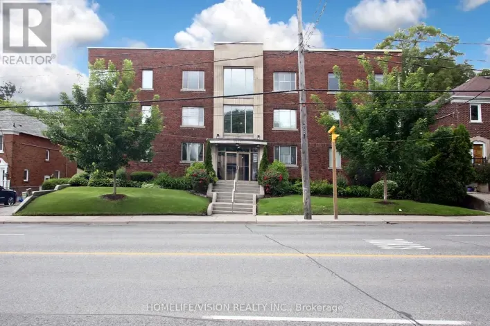 Apartment for sale: UNIT # B1 - 1840 BATHURST STREET, Toronto