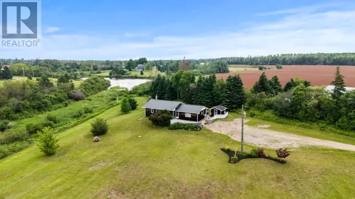 House for sale: 2482 Winsloe Road, Oyster Bed Bridge