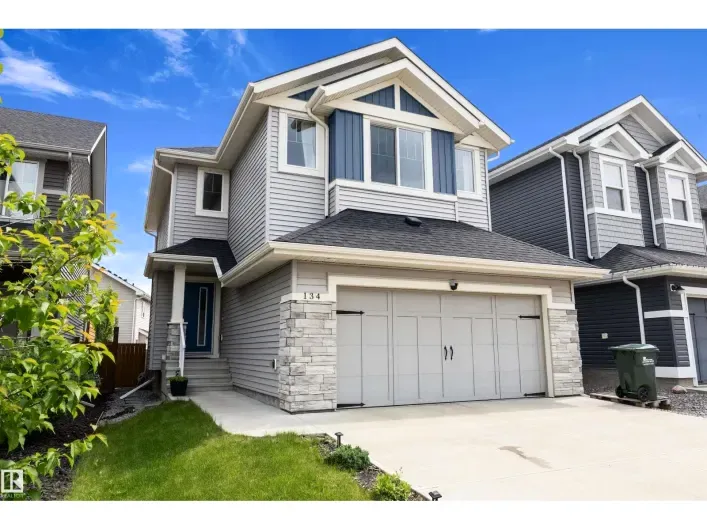 House for sale: 134 AMBLESIDE WY, Sherwood Park