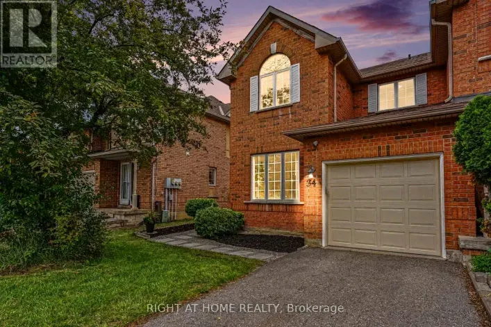 Row / Townhouse for sale: 34 - 35 MALTA AVENUE, Brampton