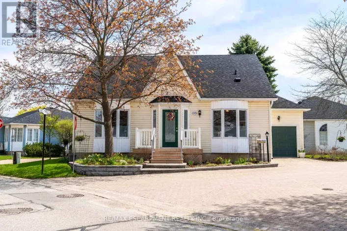 House for sale: 195 SILVERBIRCH BOULEVARD, Hamilton