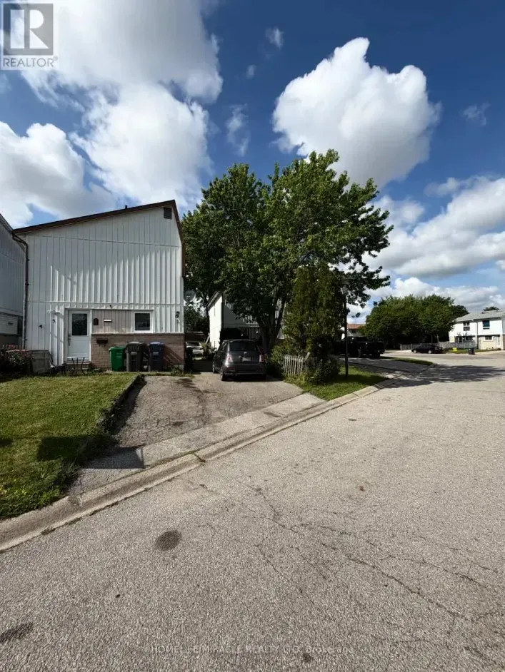 House for sale: 5 GLENCAIRN SQUARE, Brampton