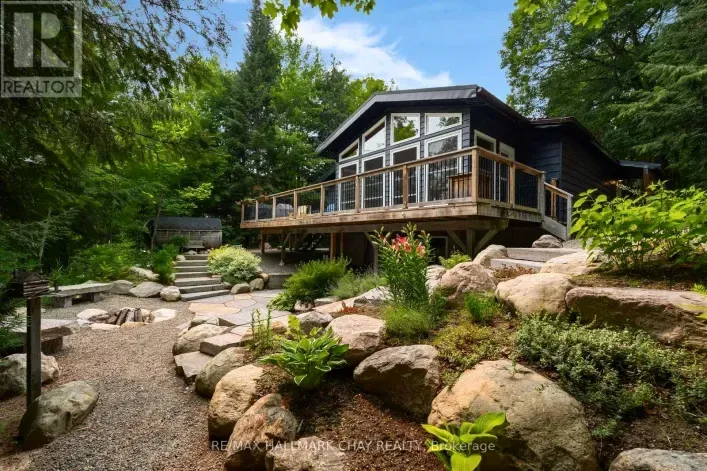 House for sale: 1315 WOLF CIRCLE, Algonquin Highlands