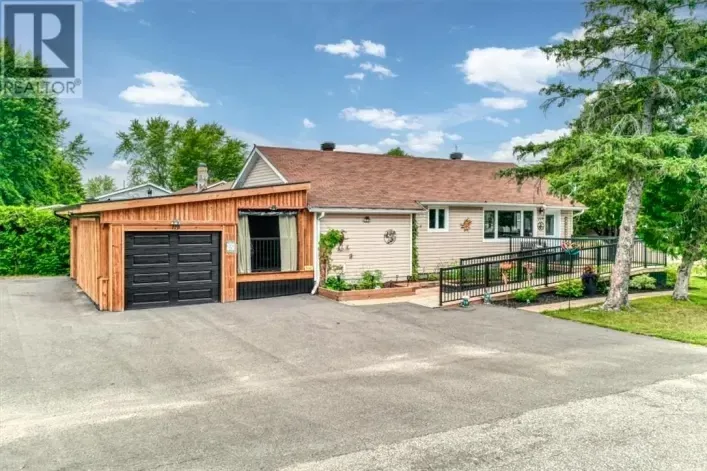 House for sale: 119 Mackie Street, Sudbury