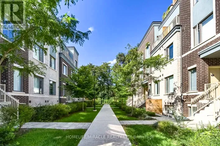 Row / Townhouse for sale: 87 - 20 WILLIAM JACKSON WAY, Toronto