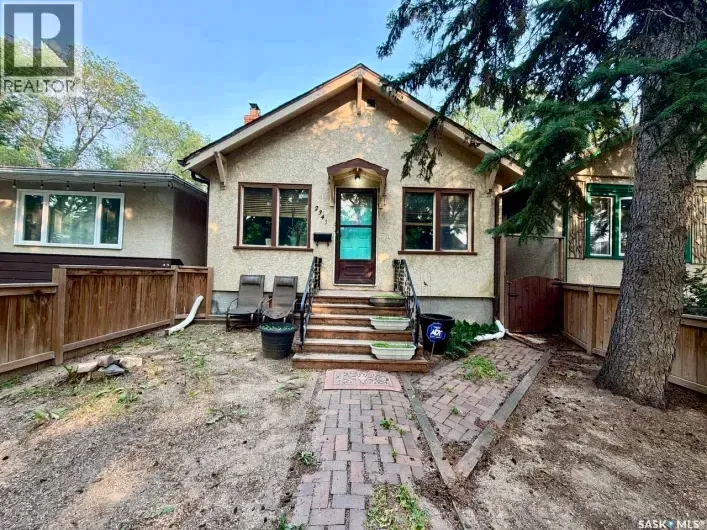 House for sale: 2341 ELPHINSTONE STREET, Regina
