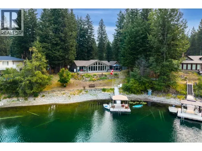 House for sale: 6059 Lake Bay Road, Kamloops