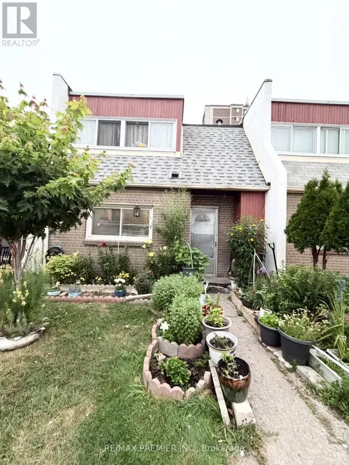 Row / Townhouse for sale: 52 - 2901 JANE STREET, Toronto