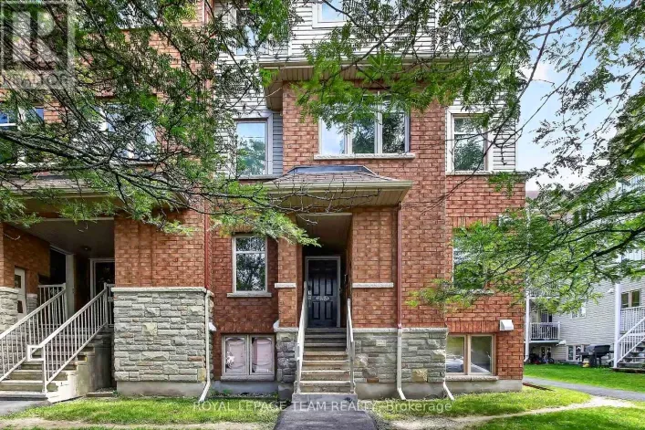 Row / Townhouse for sale: 255 DEERCROFT AVENUE, Ottawa