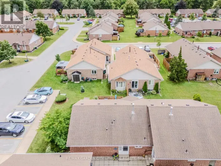 Row / Townhouse for sale: 103 - 122 BUNTING ROAD, St. Catharines