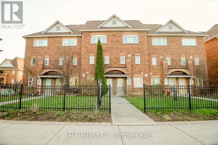 Row / Townhouse for sale: 36 - 1378 MEADOWVALE ROAD, Toronto